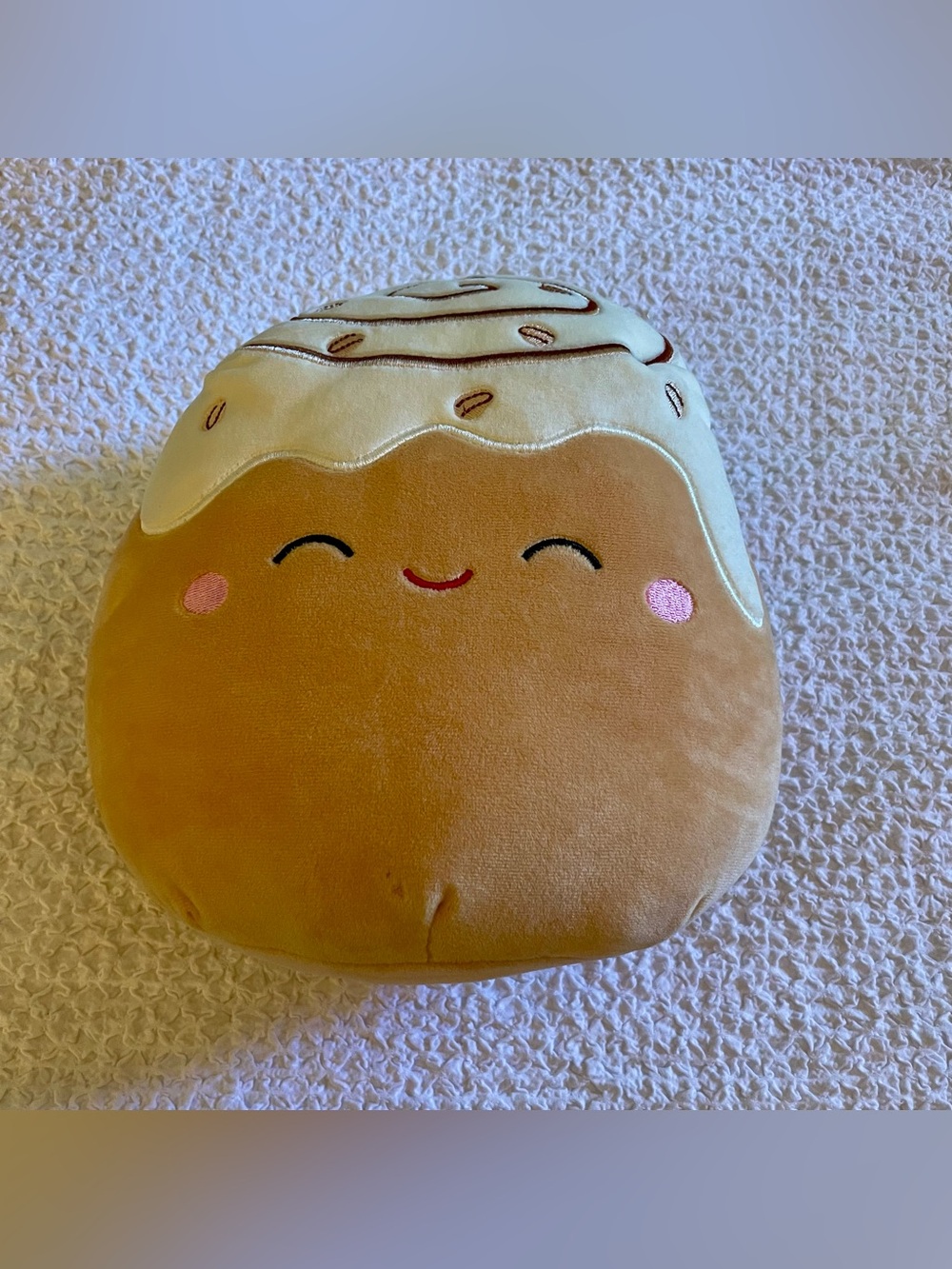 NWT Squishmallows Chanel the Cinnamon Roll 8 Inch Stuffed Plush FLAW